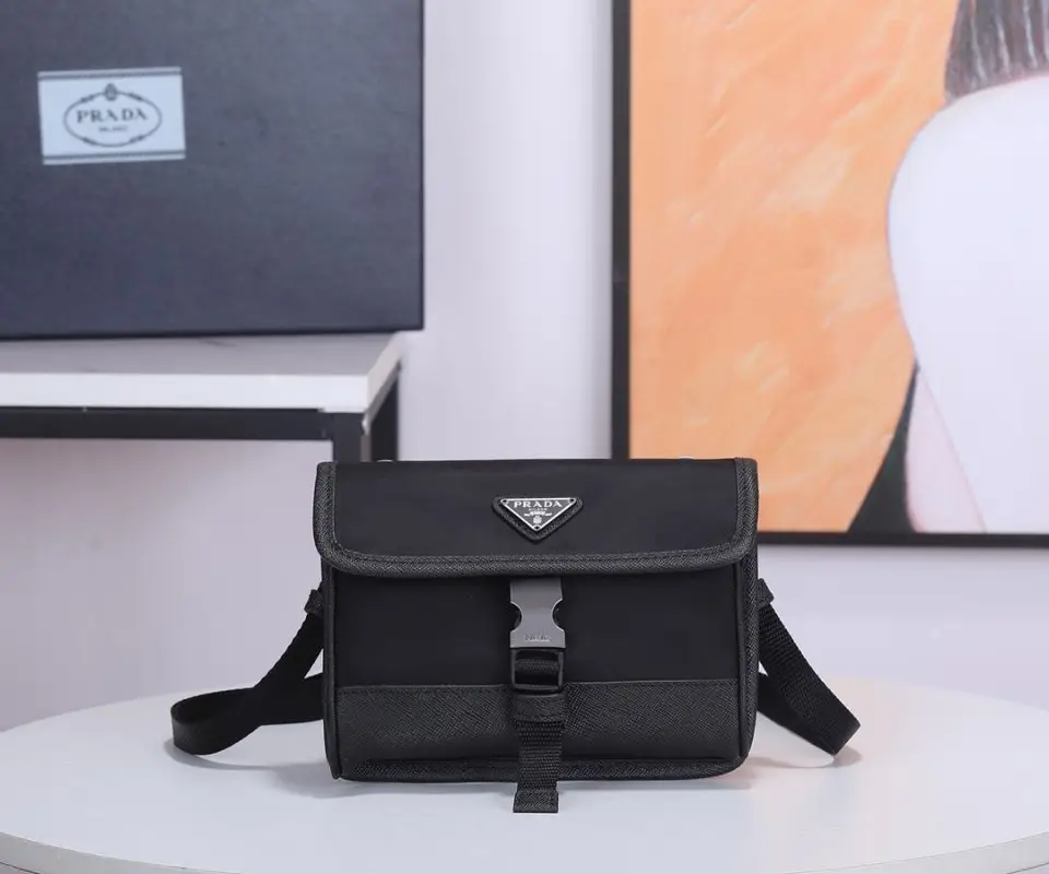 Prada — A bag messenger 18 cm 2ZH108