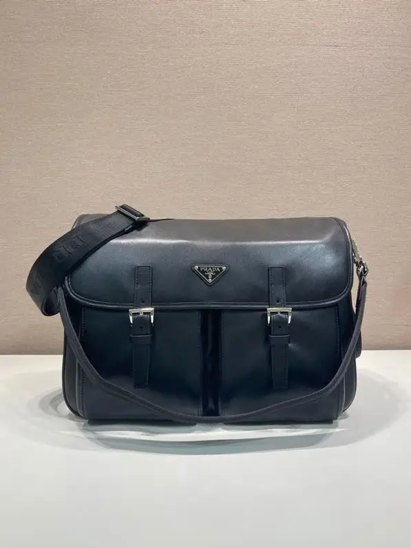 Prada — Сумка месенджер 35 см 2VD072A з телячої шкіри