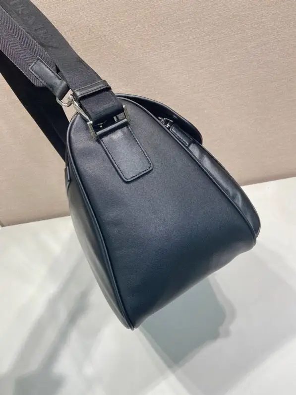Prada A bag messenger 35 cm 2VD072A of veal skin — Photo 2