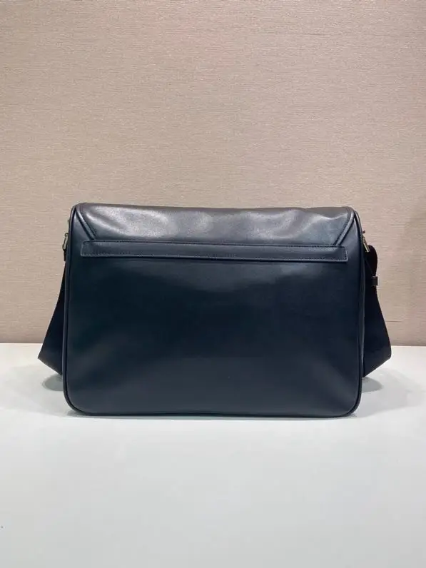 Prada A bag messenger 35 cm 2VD072A of veal skin — Photo 4