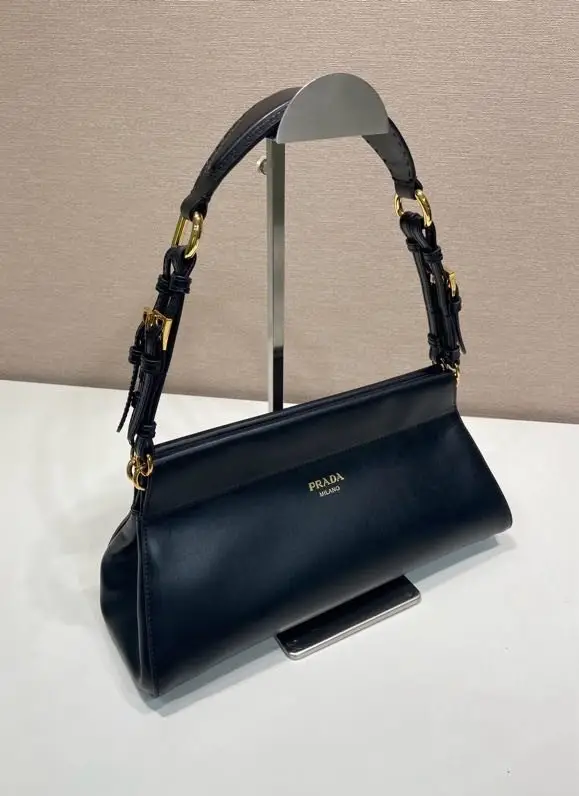 Prada Сумка на плечо Enchaîné 32 см кожаная 1BC262 — Фото 2