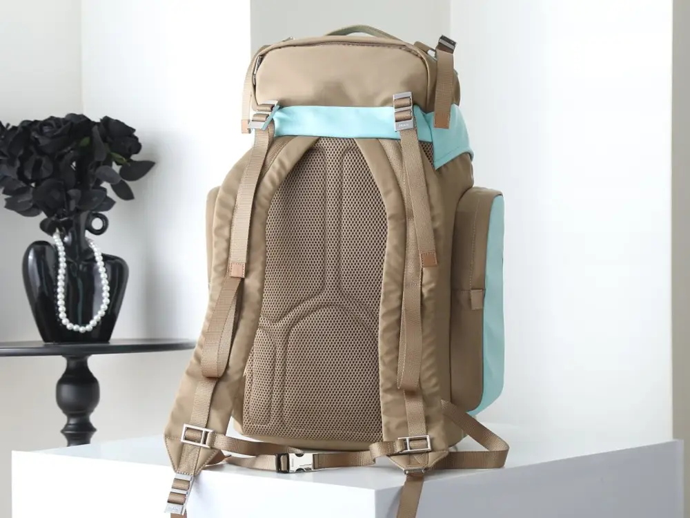 Prada Backpack male Re-Nylon — Photo 3