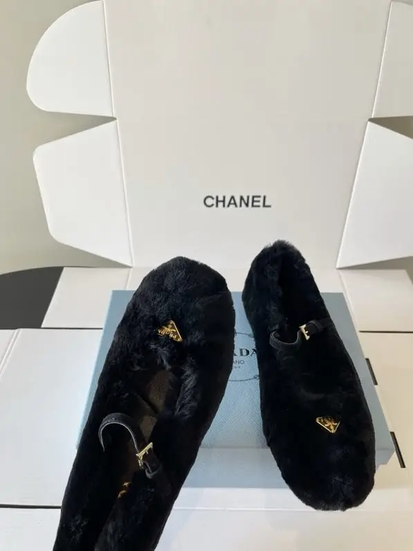 Prada Балерины из овчины — Фото 2
