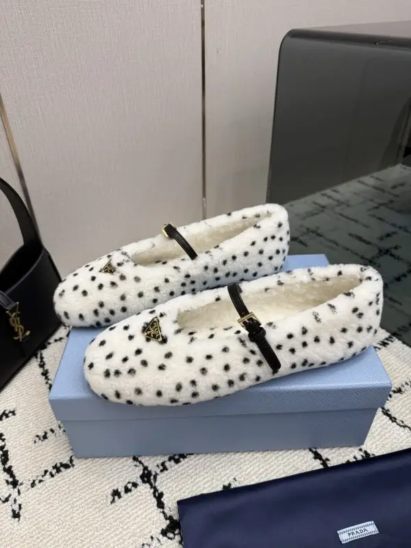 Prada Ballet shoes fur — Photo 4