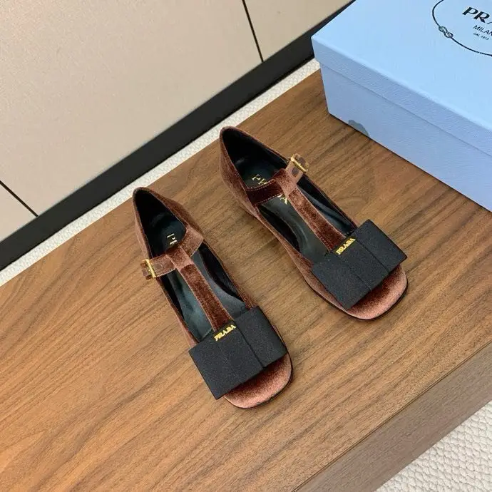 Prada Бархарные shoes-Mary Jane from T-neck strap and bow — Photo 3