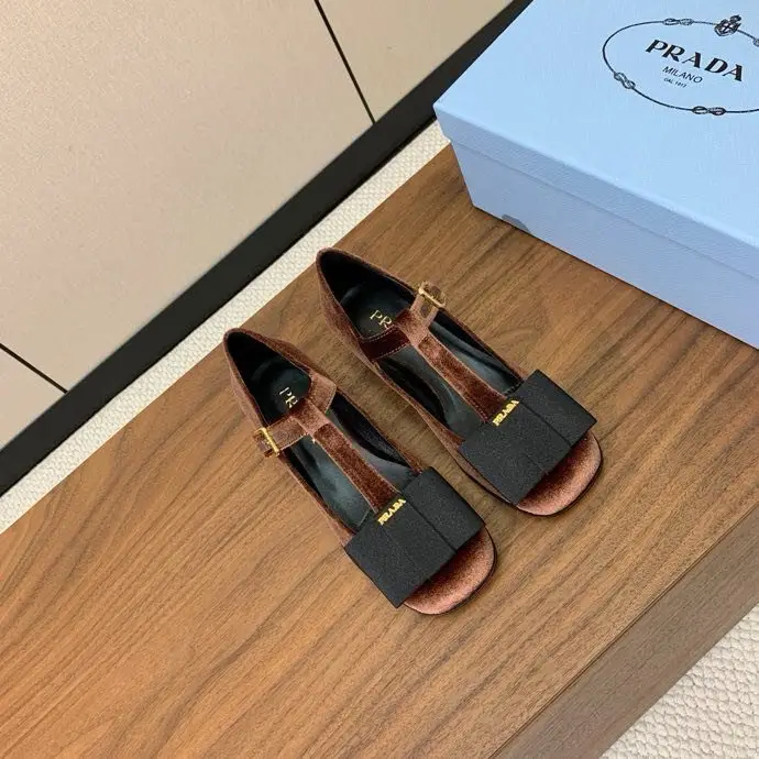 Prada Бархарные shoes-Mary Jane from T-neck strap and bow — Photo 4