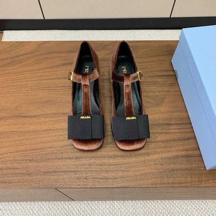 Prada Бархарные shoes-Mary Jane from T-neck strap and bow — Photo 5