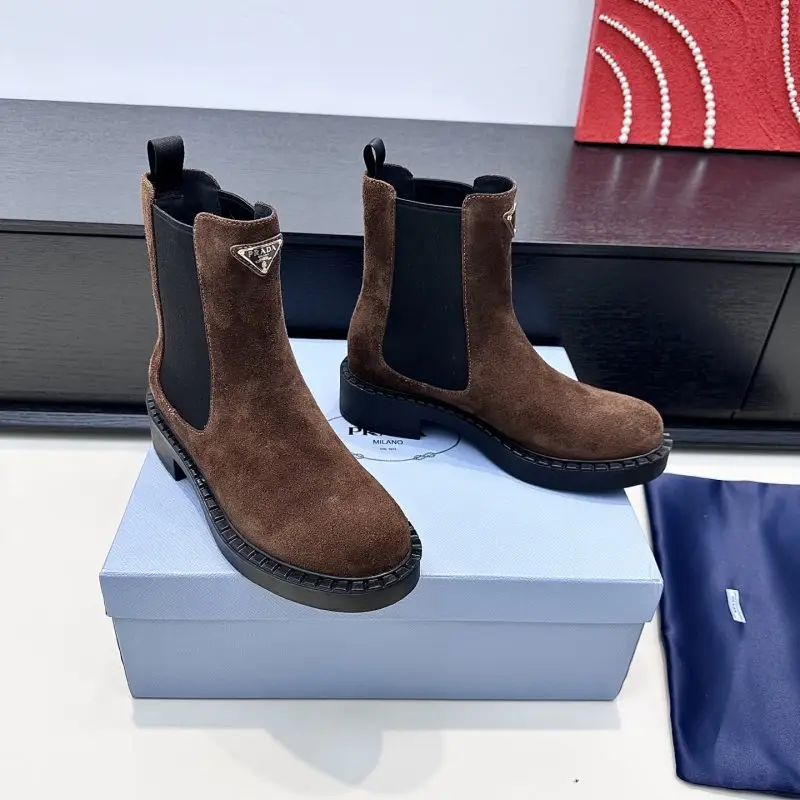 Prada — Черевики шкіряні жіночі