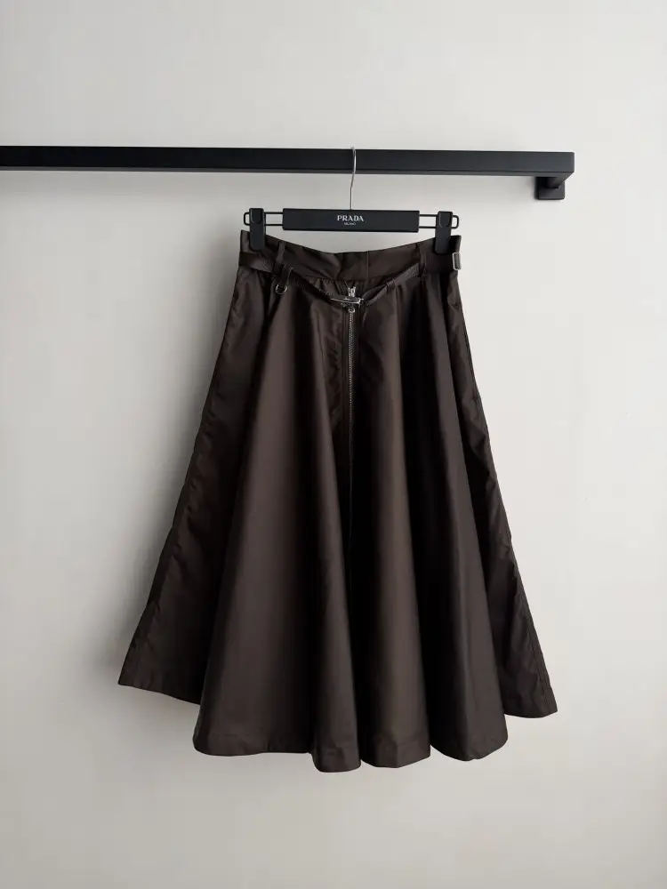 Prada — Brown skirt Moro on lightning from belt