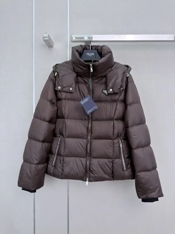 Prada — Пуховик жіночий