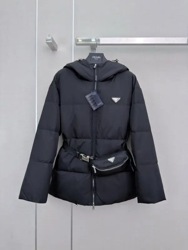 Prada — Пуховик женский