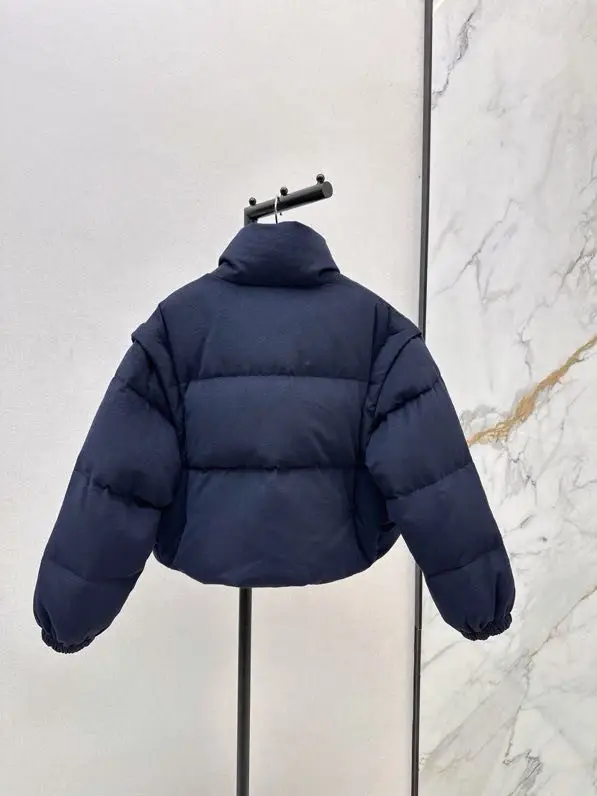 Prada Пуховик жіночий — Фото 2