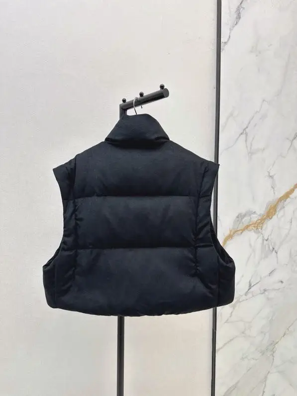 Prada Down jacket female — Photo 3