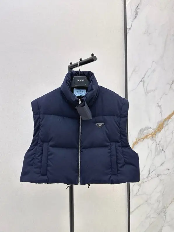 Prada Пуховик жіночий — Фото 5