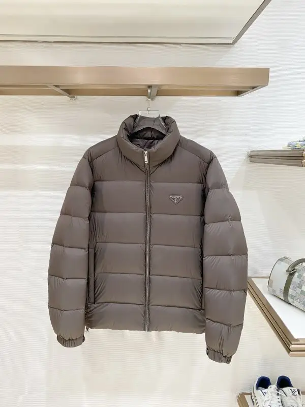 Prada — Пуховик мужской