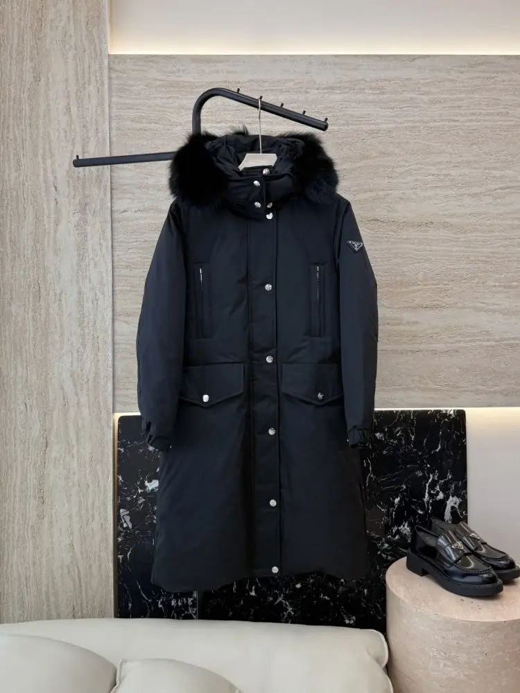 Prada — Куртка пуховик c воротником из лисьего меха