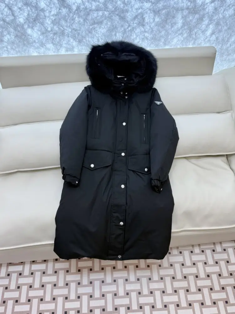 Prada Jacket Down jacket c collar of fox fur — Photo 3