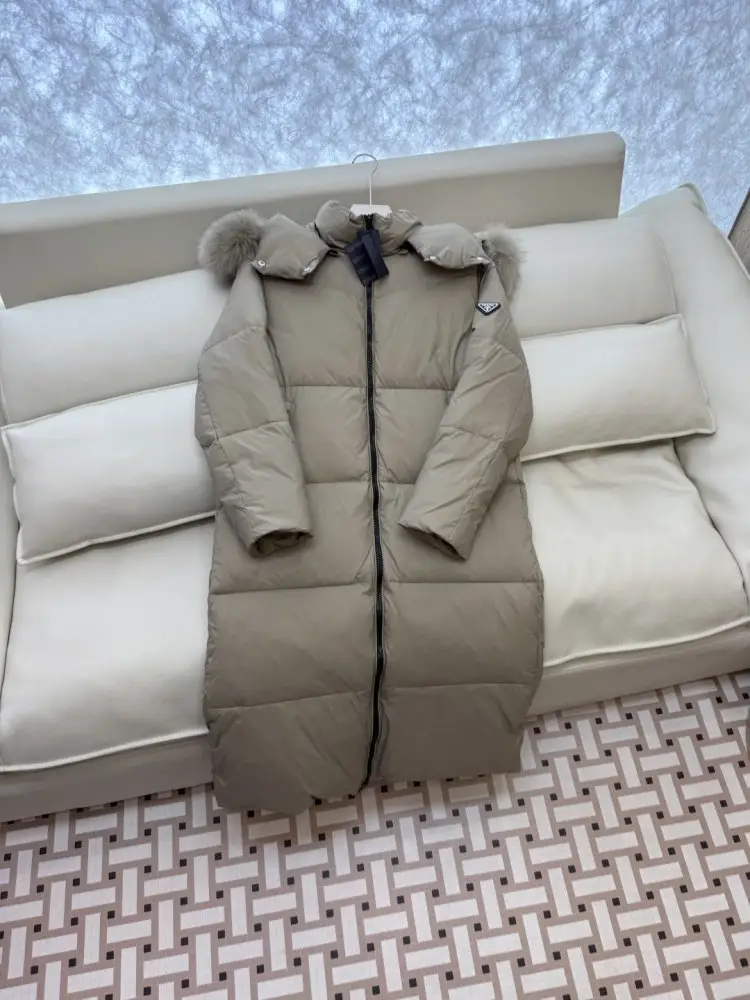 Prada Куртка пуховик c коміром з лисячого хутра — Фото 3