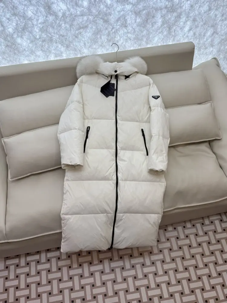 Prada Куртка пуховик c воротником из лисьего меха — Фото 3
