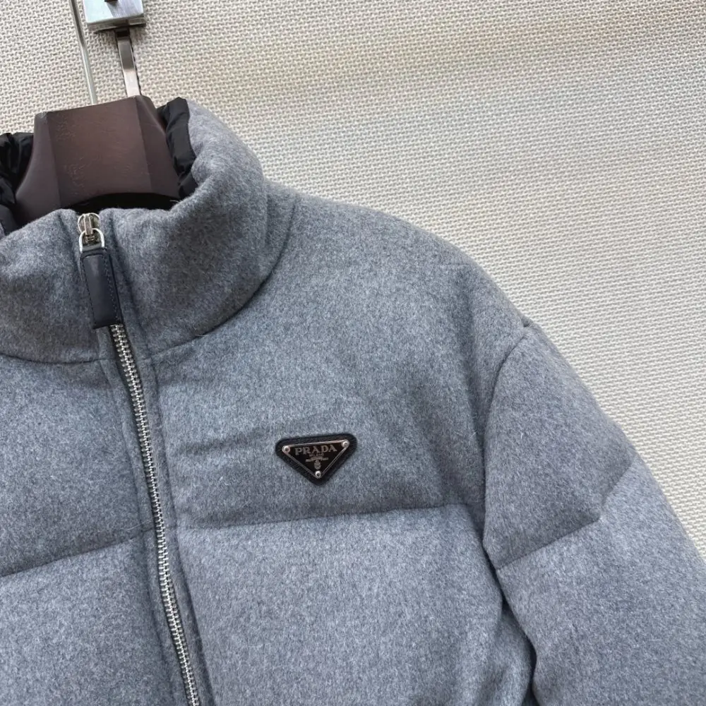 Prada Куртка пуховик жіноча — Фото 3