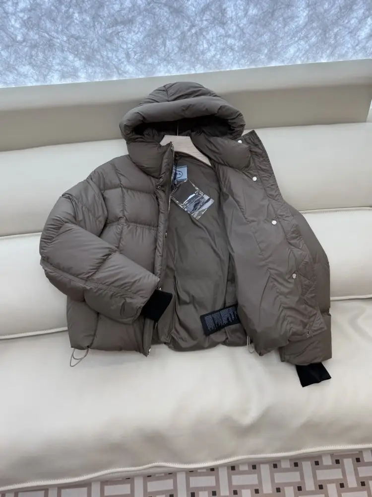 Prada Куртка пуховик жіноча — Фото 4