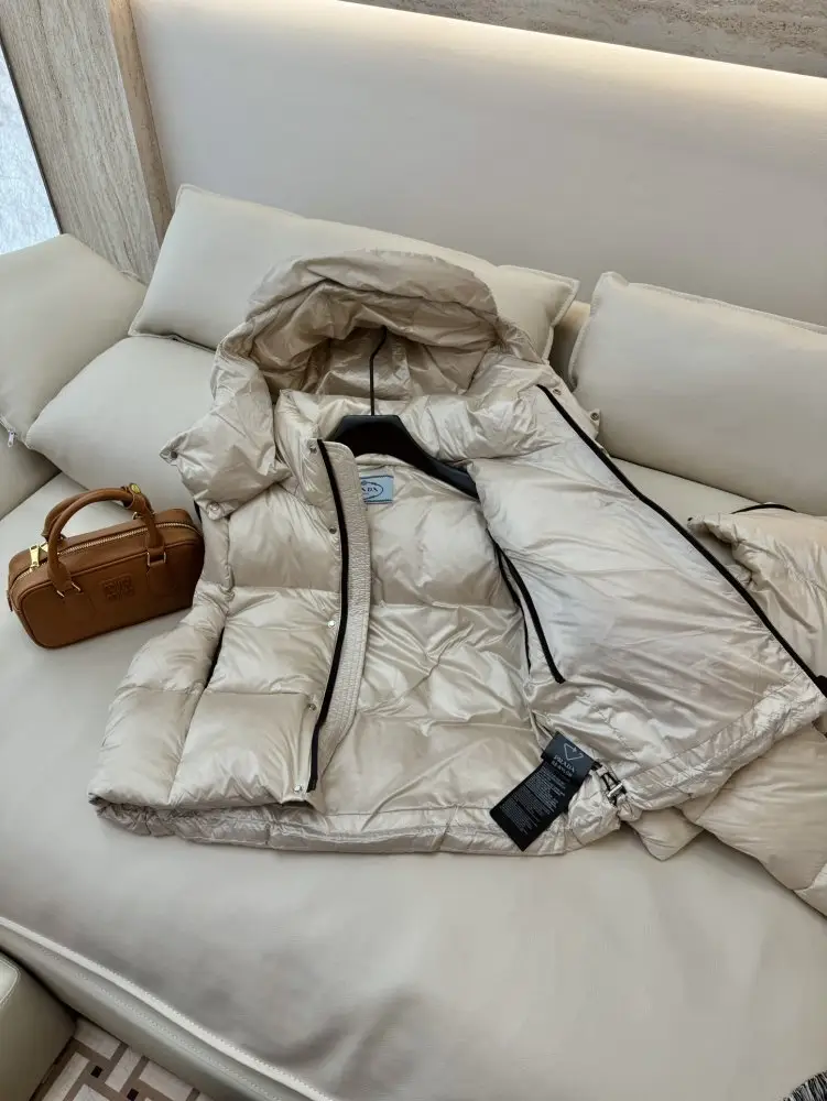 Prada Куртка пуховик жіноча — Фото 4