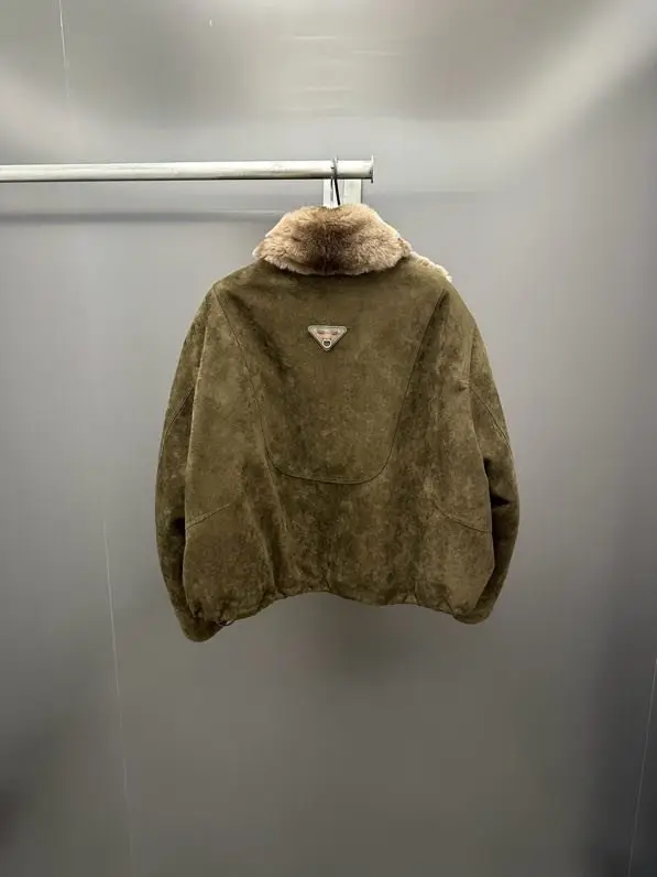 Prada Jacket fur on feathers — Photo 5