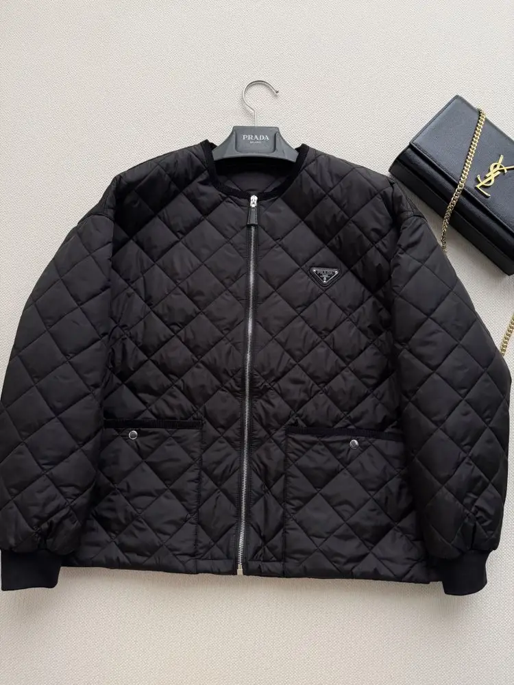 Prada Куртка Re-Nylon жіноча — Фото 3