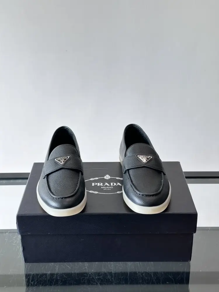Prada Лоферы чоловічі — Фото 2