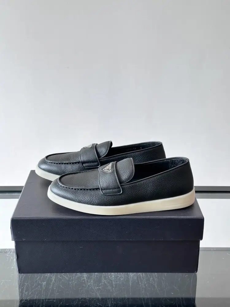 Prada Лоферы чоловічі — Фото 3