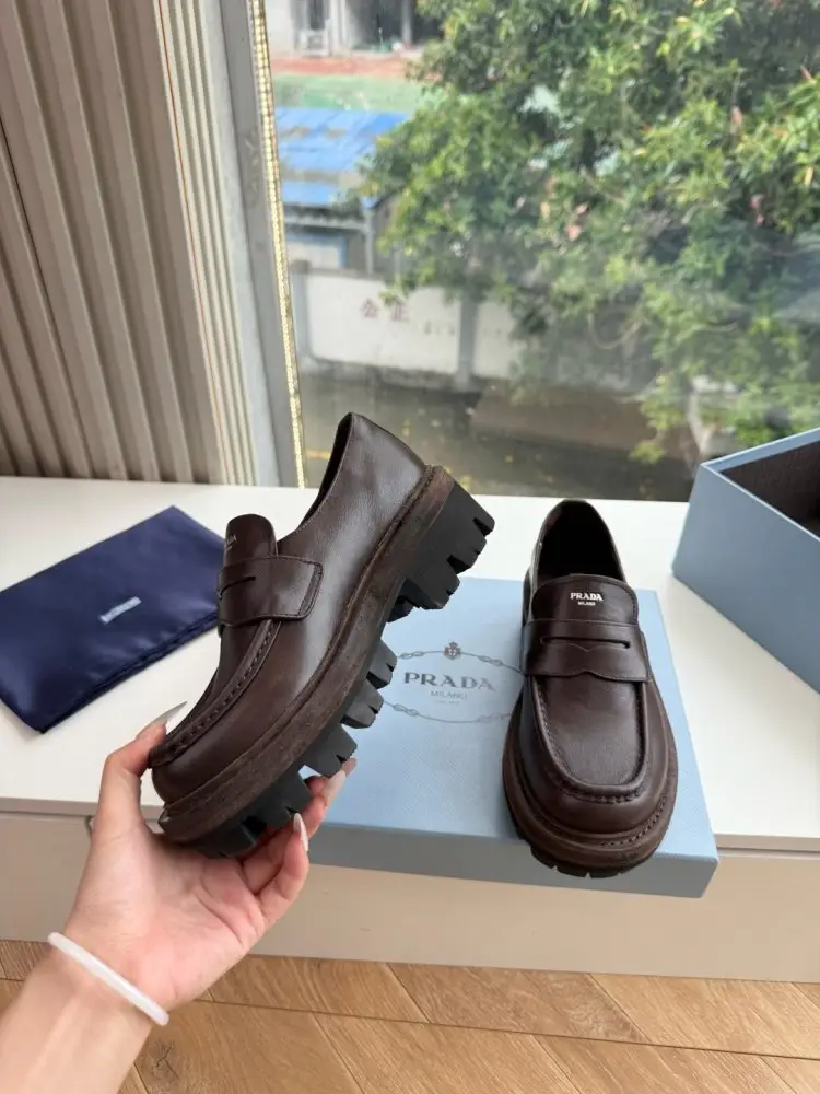 Prada — Лоферы women's