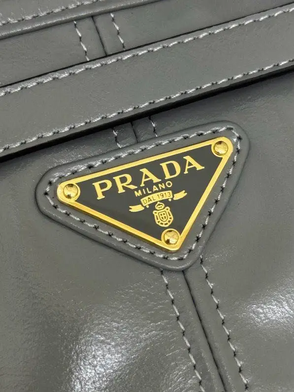 Prada Men's greater a bag-тоут Bonnie 42 cm of soft veal skin — Photo 5
