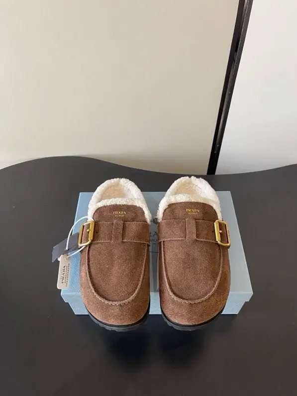 Prada — Мюли на хутрі жіночі