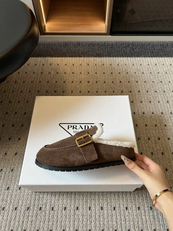 Prada Мюли women's on fur — Photo 5