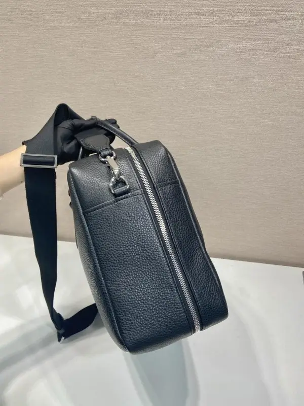 Prada Портфель чоловічий шкіряний 40 см 2VE339 — Фото 5