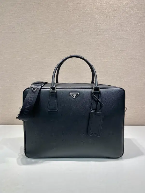 Prada — Портфель чоловічий шкіряний 42 см 2VE026