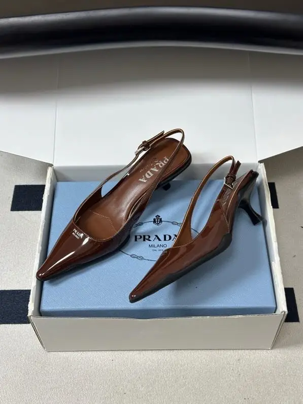 Prada — Туфлі на шпильці з гострим носком