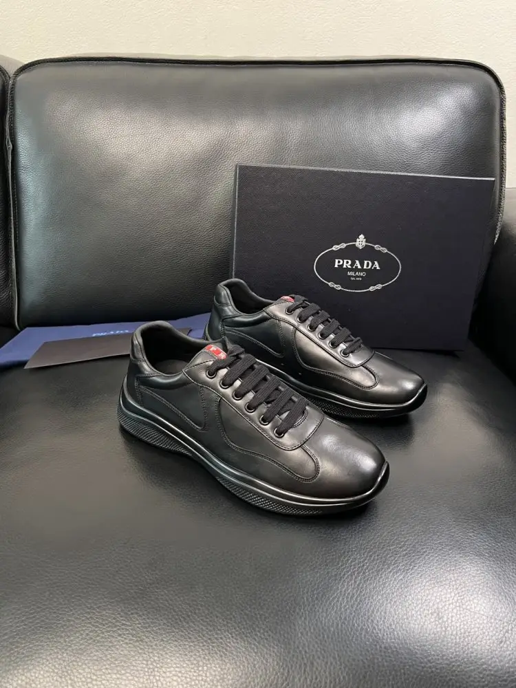 Prada Кросівки чоловічі — Фото 1