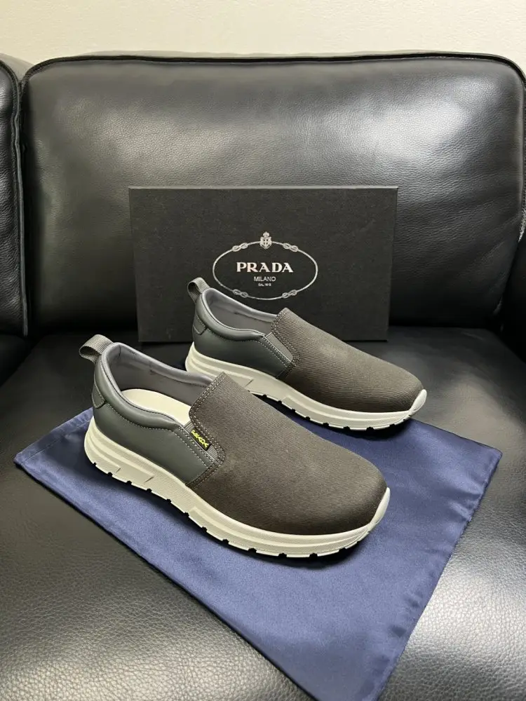 Prada Кросівки чоловічі — Фото 1