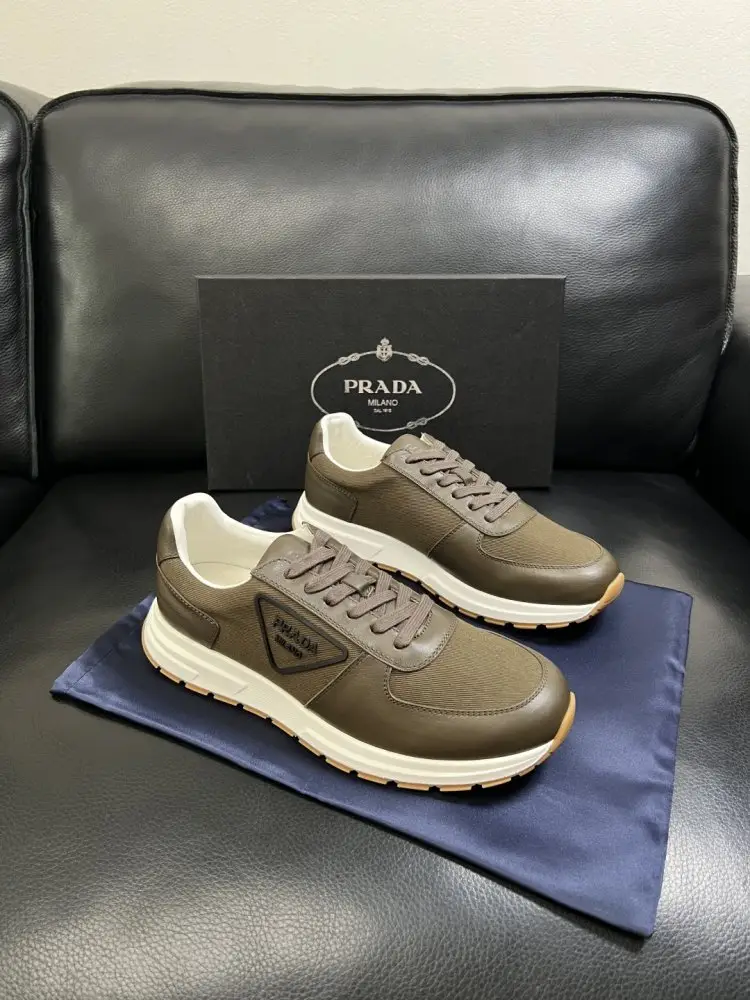 Prada Кроссовки мужские — Фото 1