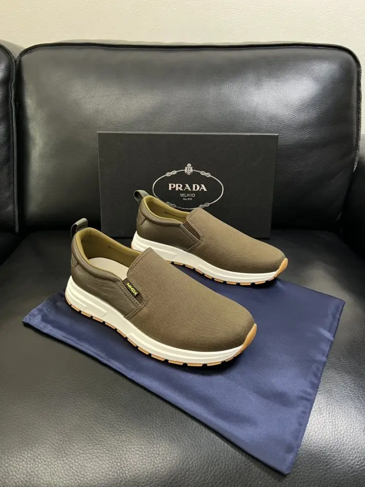 Prada Кросівки чоловічі — Фото 1