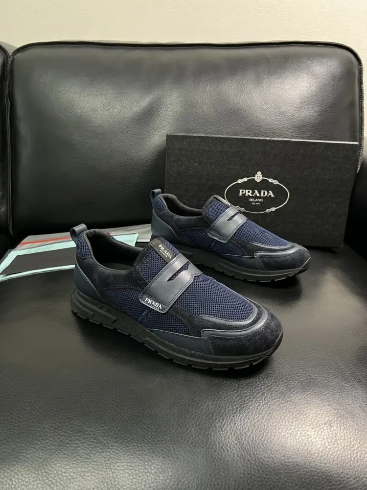 Prada Кроссовки мужские — Фото 1
