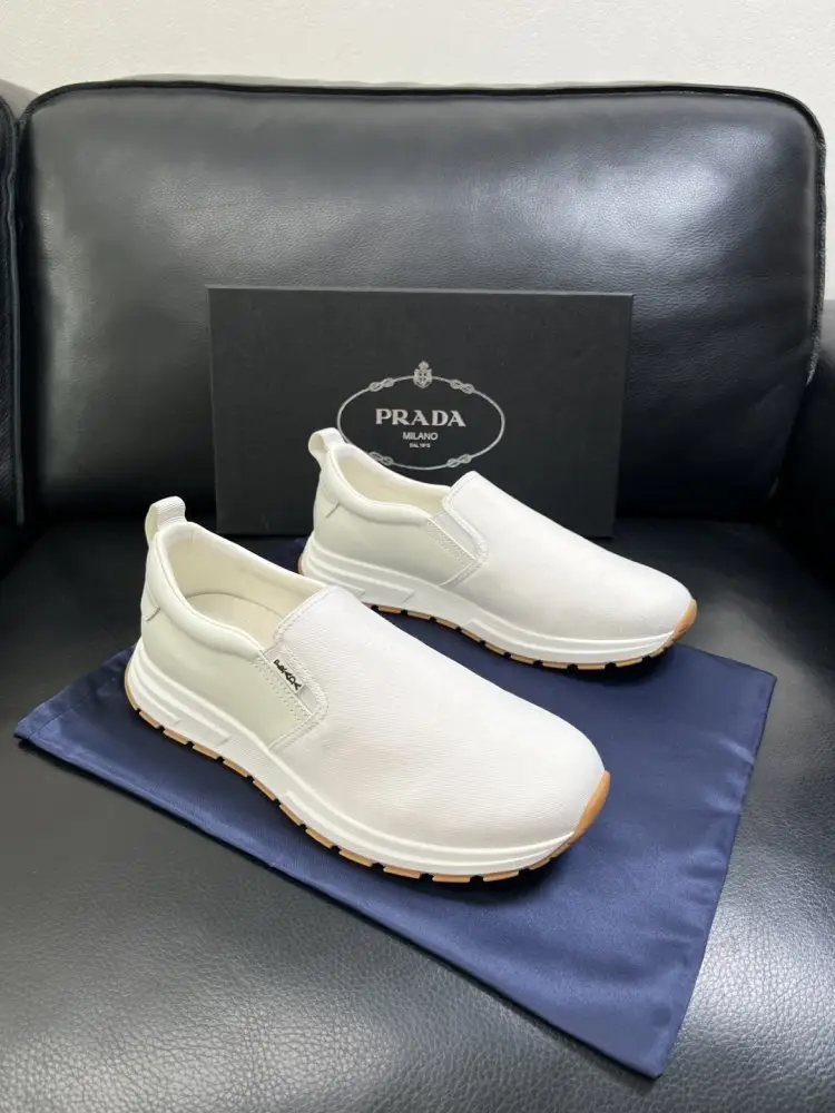 Prada Кроссовки мужские — Фото 1