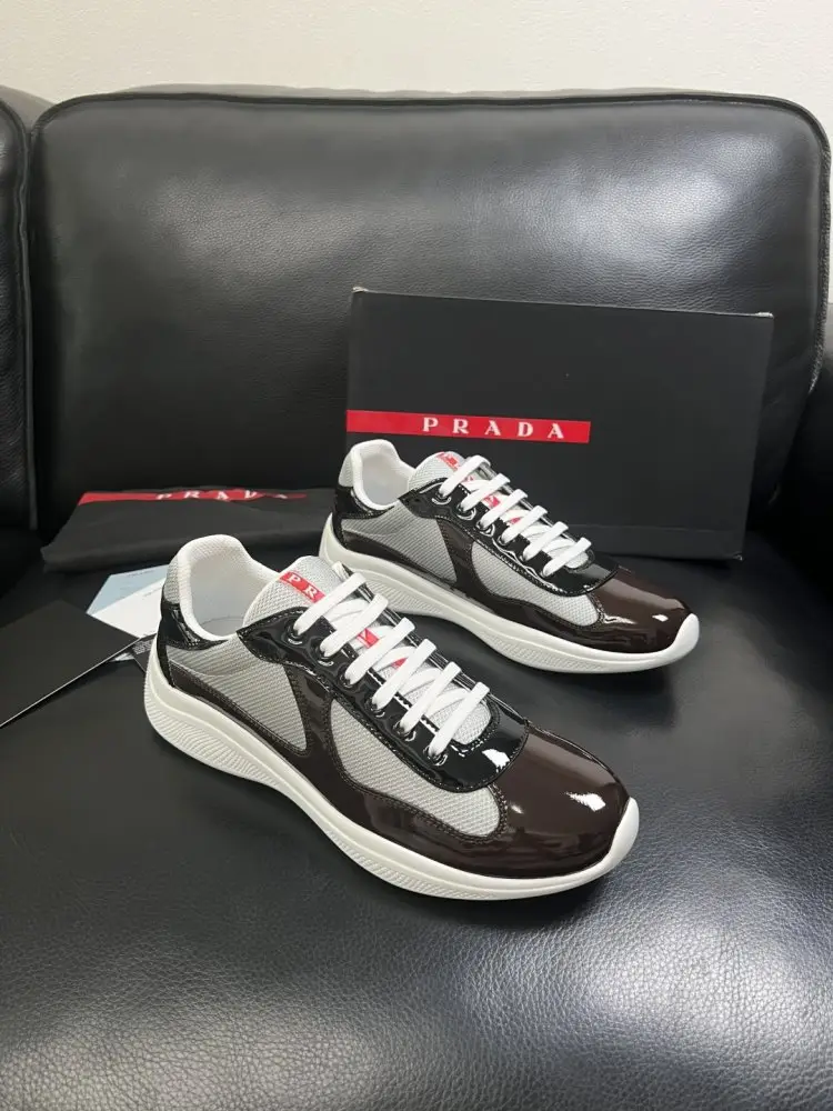 Prada Кросівки чоловічі — Фото 1