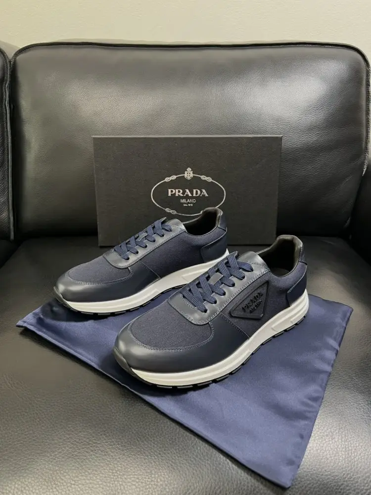 Prada Кросівки чоловічі — Фото 2