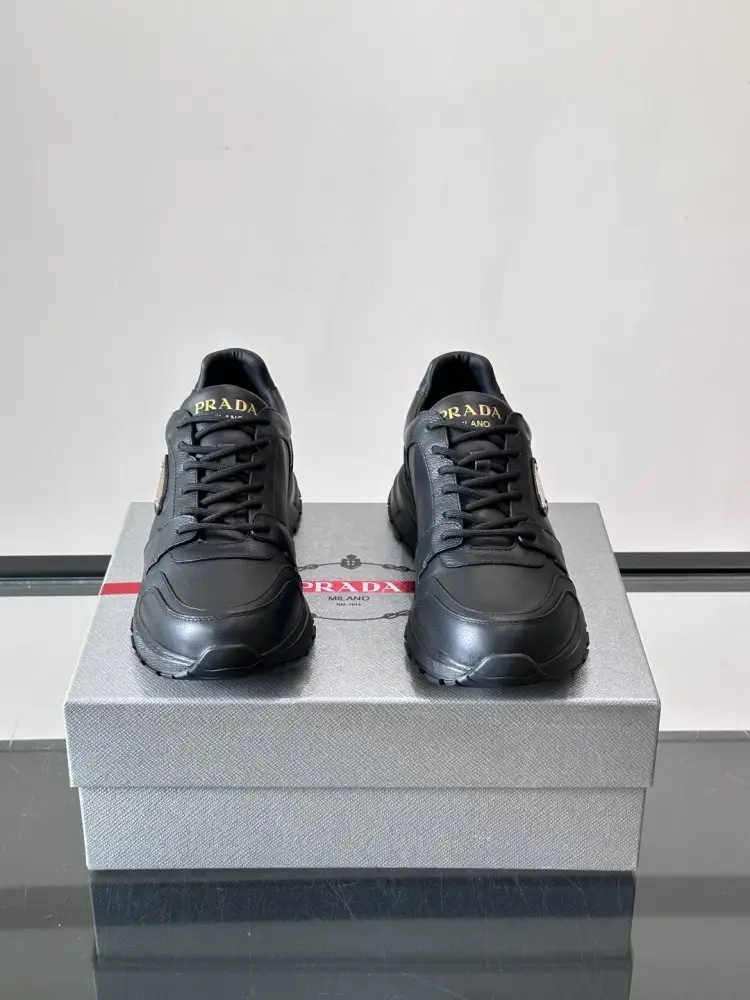Prada Кросівки чоловічі — Фото 2