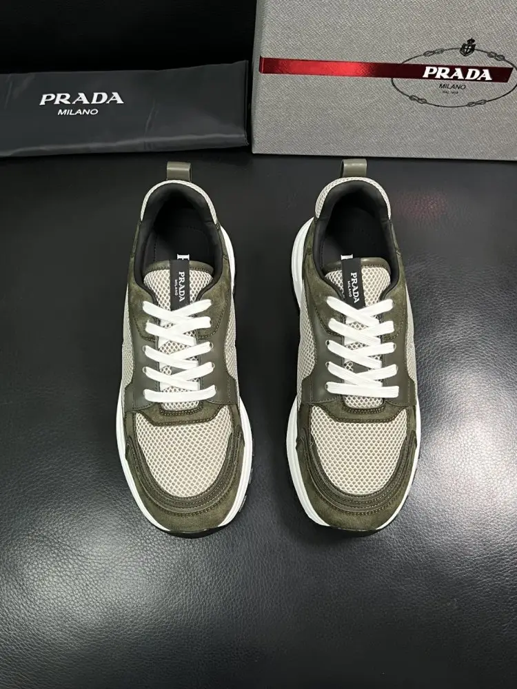 Prada Кросівки чоловічі — Фото 2