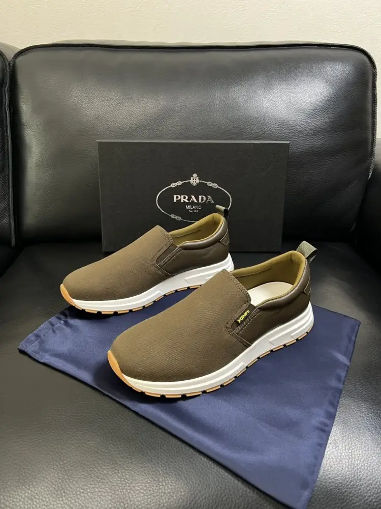 Prada Кросівки чоловічі — Фото 2