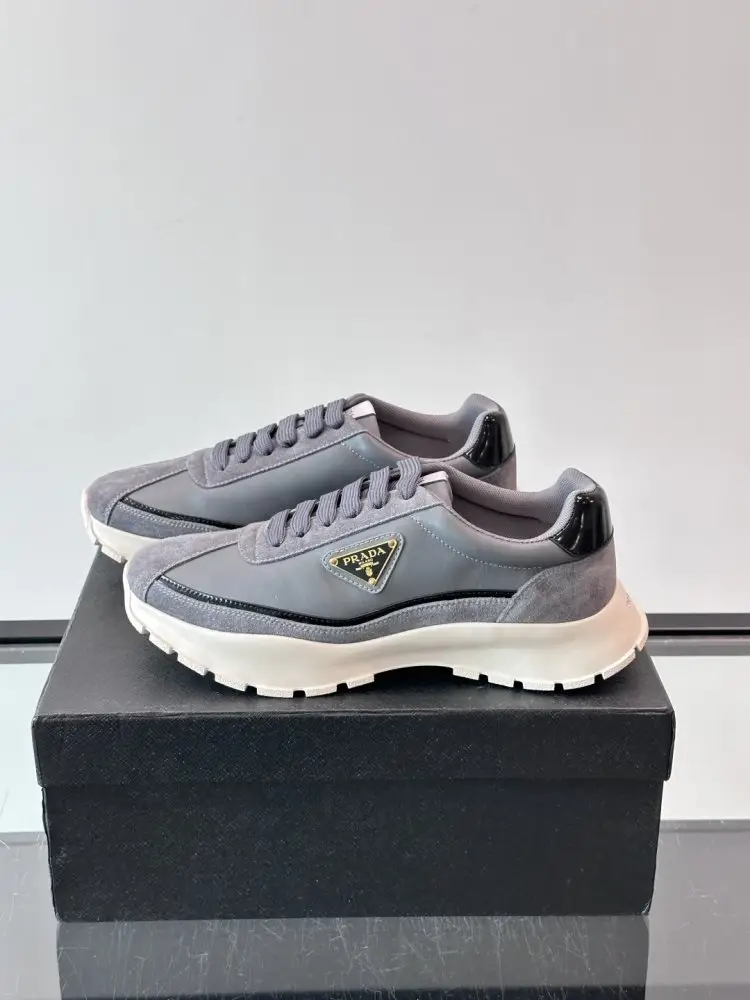 Prada Кросівки чоловічі — Фото 3
