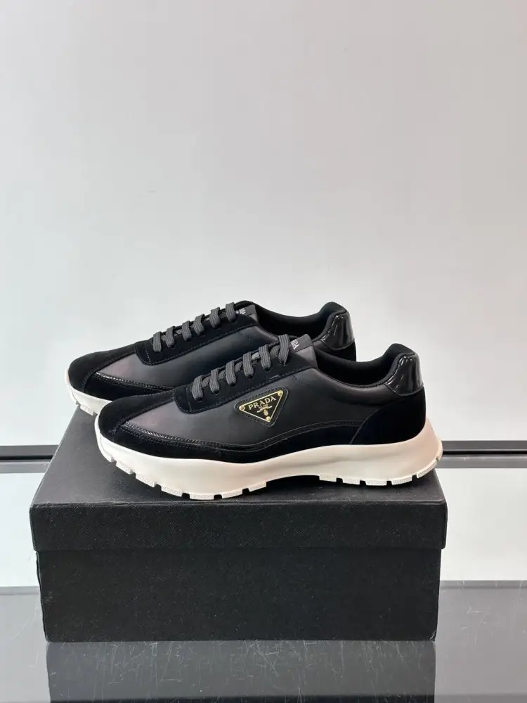 Prada Кросівки чоловічі — Фото 3